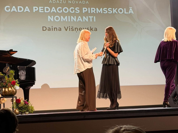 Gada skolotāja Daina